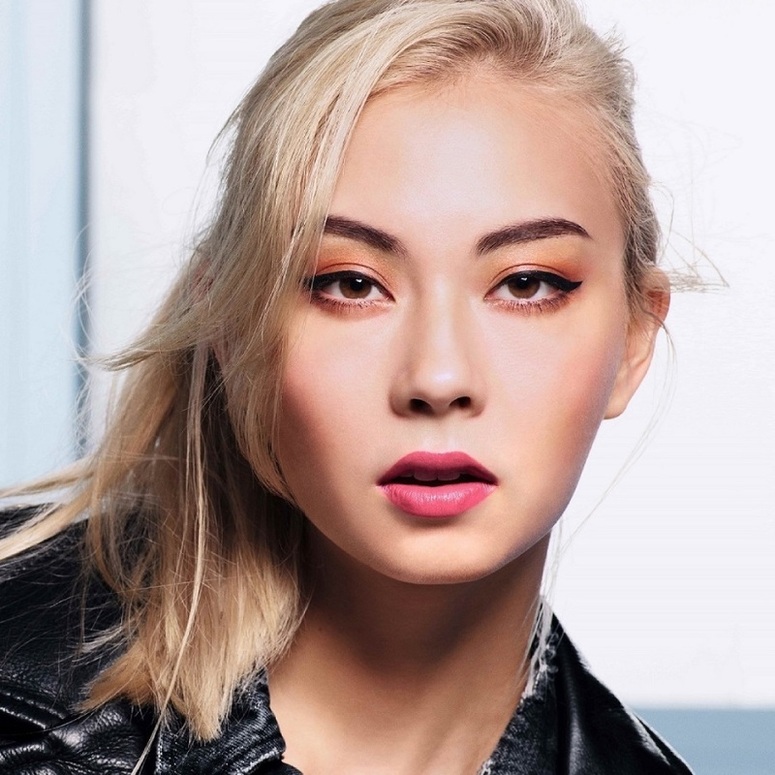 REVLON 初夏完美眼妝，輕鬆切換風格